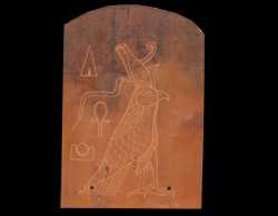 Florinda Ke Sophie - Horus, Gravur auf Ziegel, H-40 cm, B-27 cm, 2005