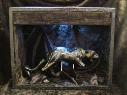 Florinda Ke Sophie - Artefakt, Panther-Skulptur-Objekt, Gie&szlig;technik, Mixed Media, H-40 cm, B-60 cm, T-20 cm, 2012