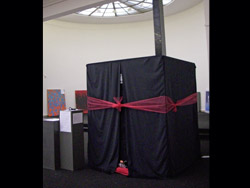 Florinda Ke Sophie - Himmel auf Erden (The black cube), Gie&szlig;technik, Mixed Media, H-210 cm, B-200 cm, T-200 cm, 2010