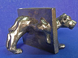 Florinda Ke Sophie, Der durch die Wand geht 2, Keramik, H-14 cm, B-16,5 cm, T-19 cm, 2014