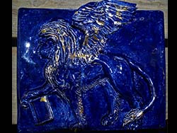 Florinda Ke Sophie, Learning how to fly, Keramik, H-28 cm, B-23 cm, T-5 cm, 2014